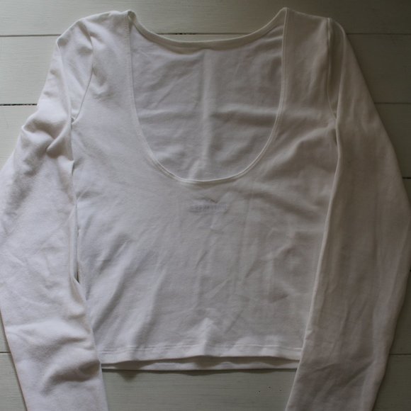 White Low Back Long Sleeve Cropped T-Shirt, Hollister - Picture 8 of 8